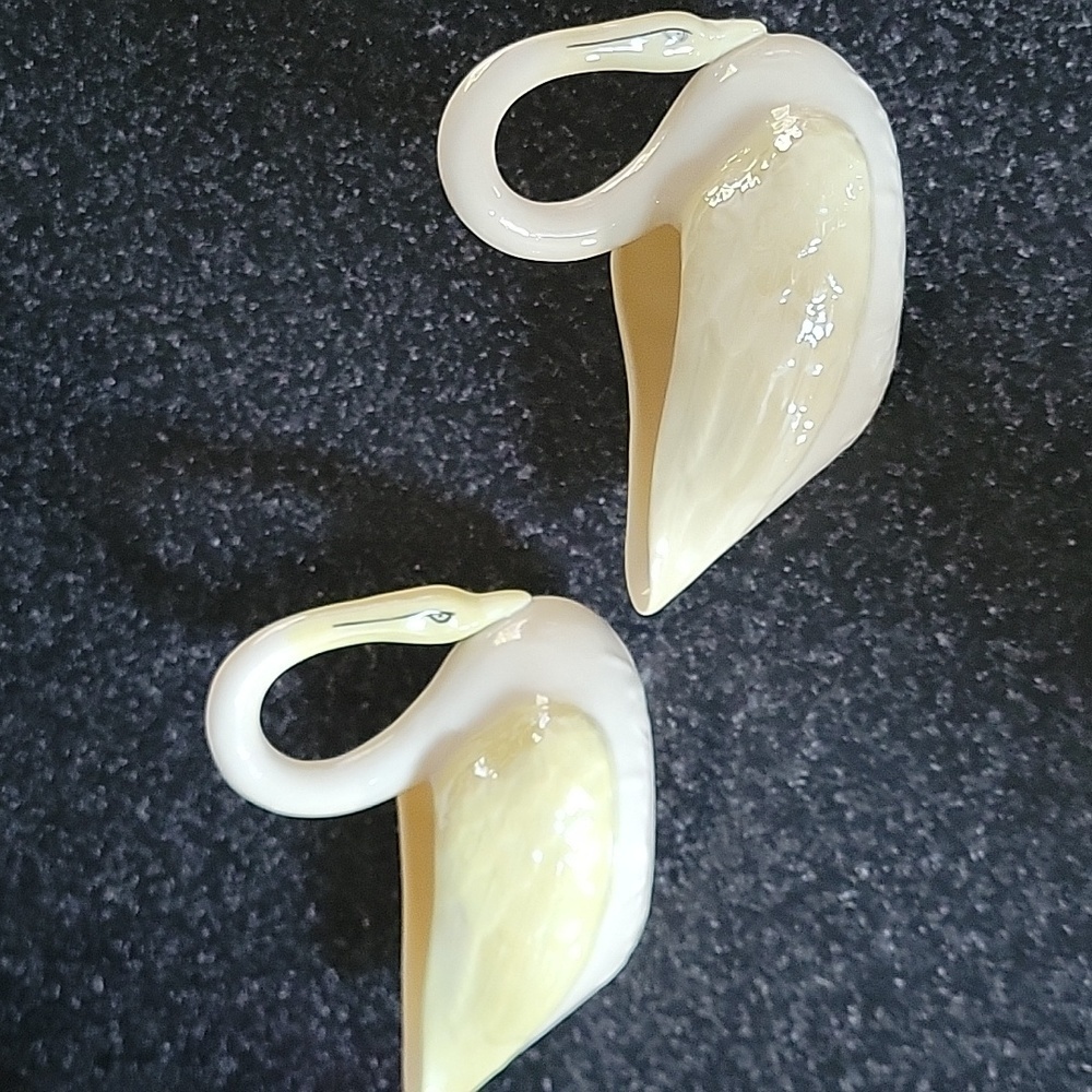 BELLEEK Irish Set 2 SWANS PORCELAIN LUSTER FINISH BROWN MARK 3.5" TALL Vintage